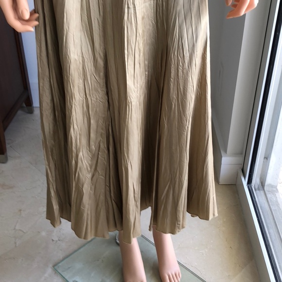 KAREN KANE MIDI GOLD BOTTOM PLEATED SKIRT - Picture 4 of 4
